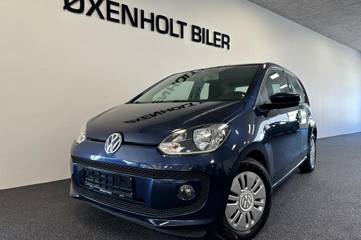 Blå VW UP! fra 2014 set udefra