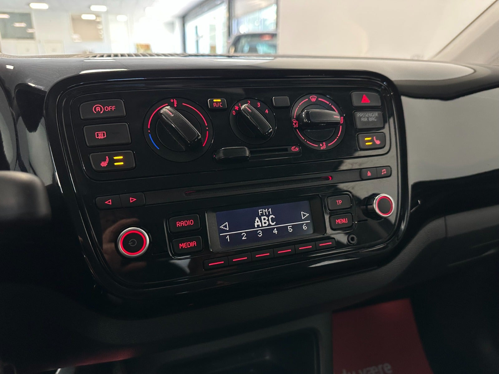 Blå VW UP! fra 2014