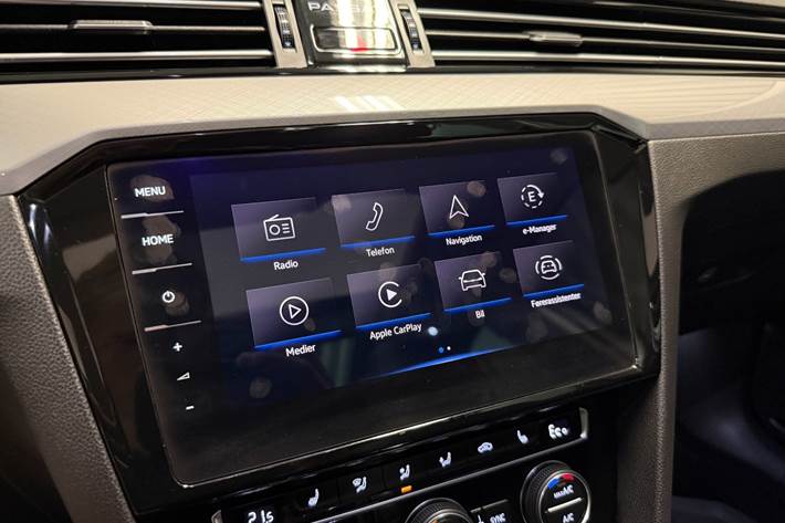 Hvid VW Passat fra 2020