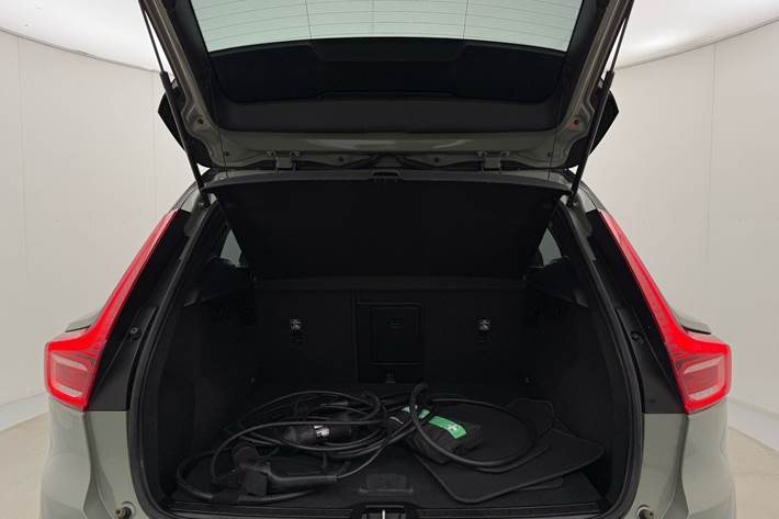Grøn Volvo XC40 fra 2023