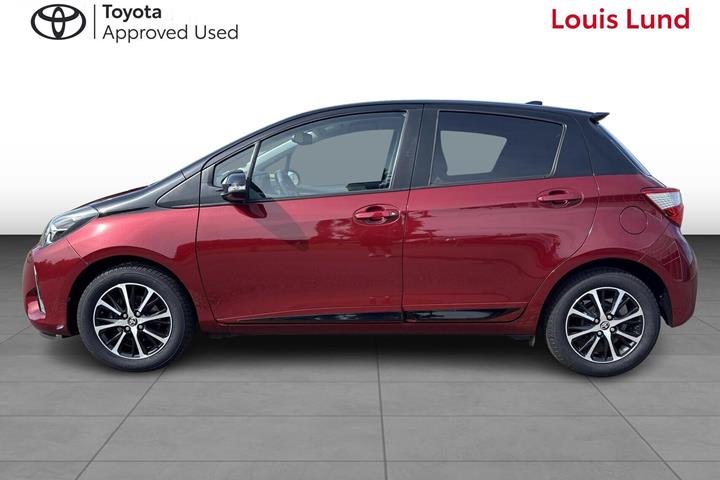 Rød Toyota Yaris fra 2020