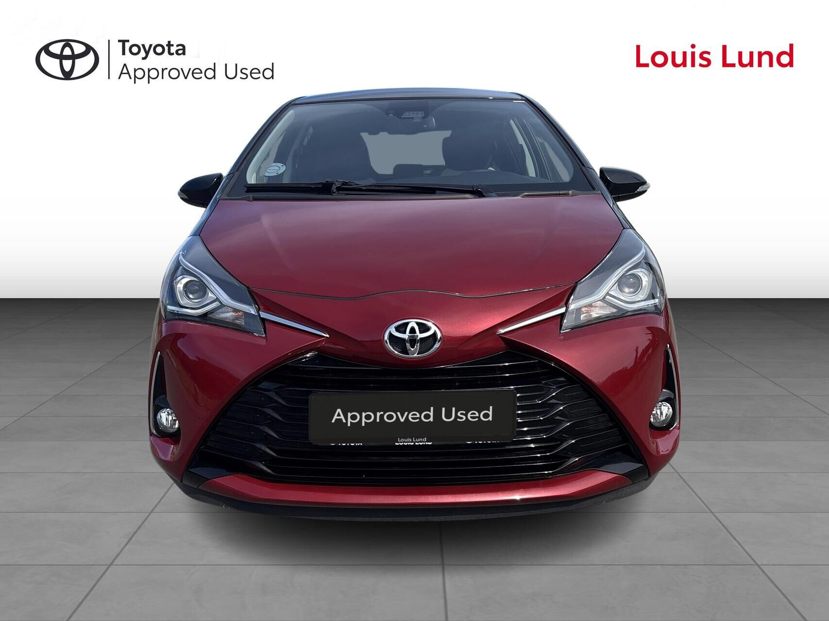 Rød Toyota Yaris fra 2020