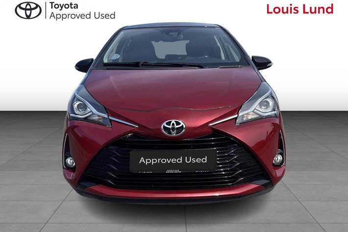 Rød Toyota Yaris fra 2020