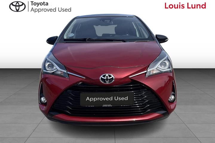 Rød Toyota Yaris fra 2020