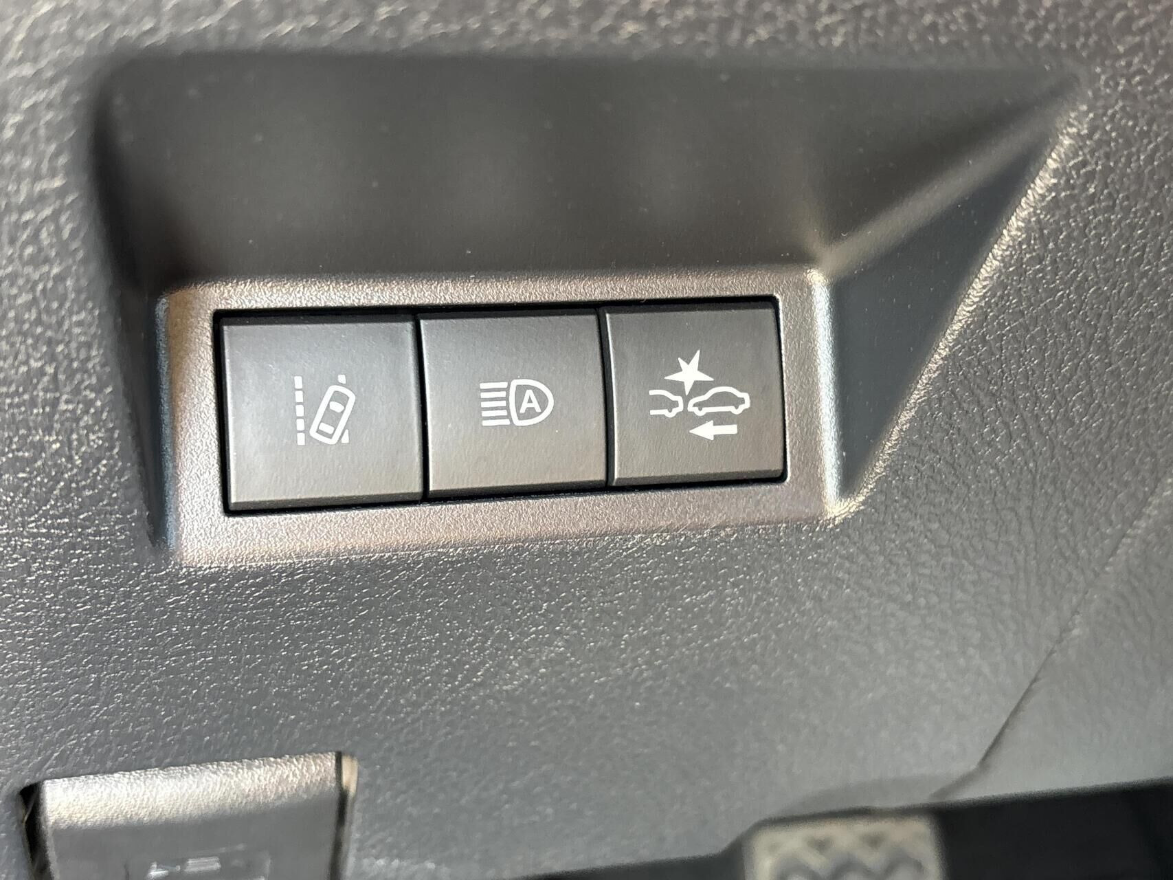 Rød Toyota Yaris fra 2020