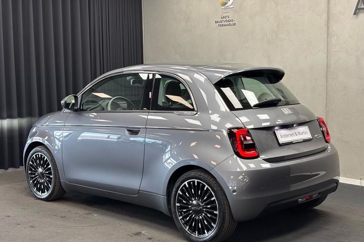 Sort Fiat 500e fra 2023