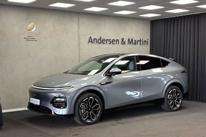 Grå Xpeng G6 fra 2026