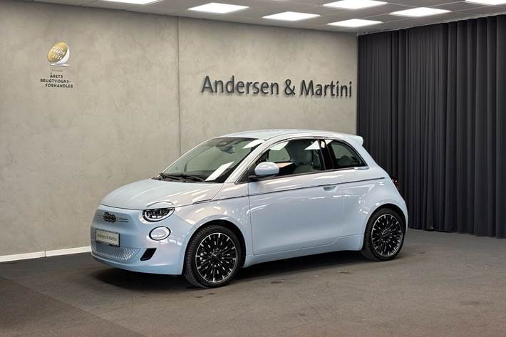 Blå Fiat 500e fra 2023