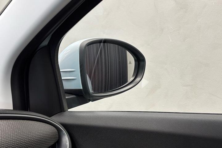 Blå Fiat 500e fra 2023