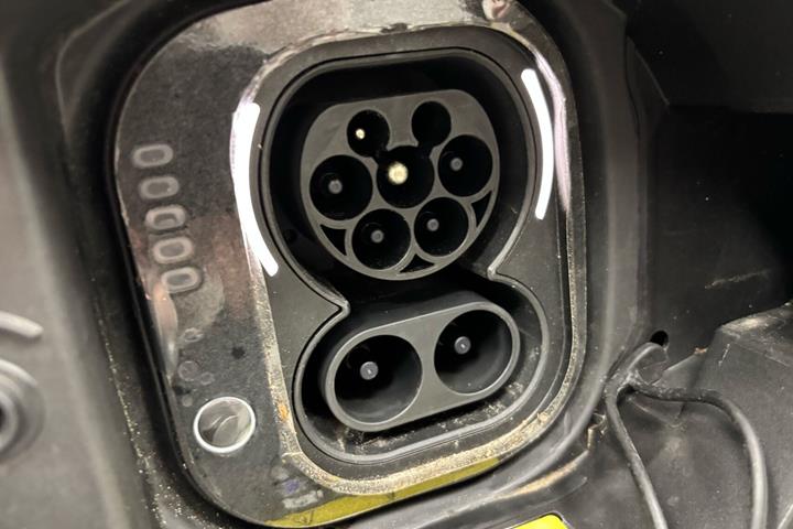 Blå Fiat 500e fra 2023