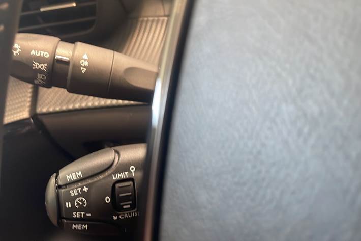 Hvid Peugeot 208 fra 2021