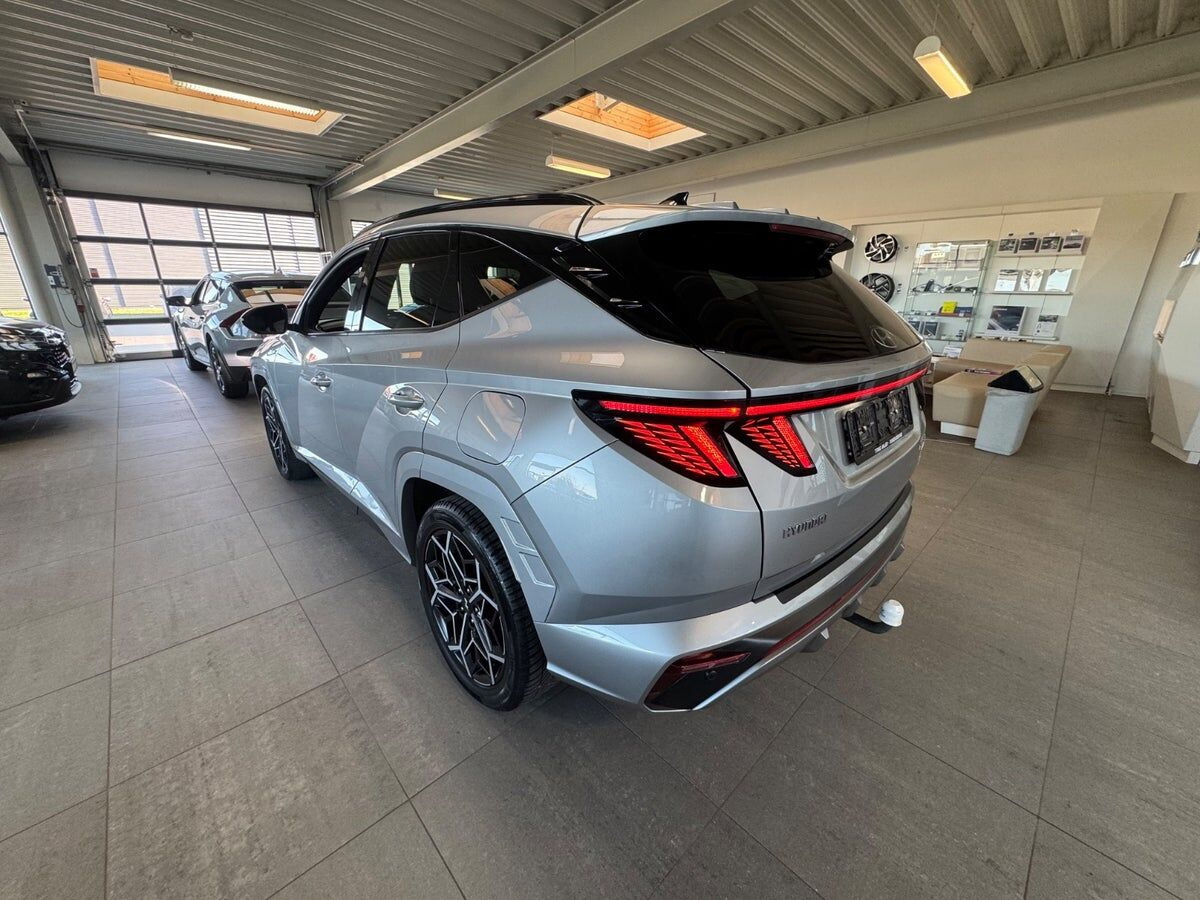 Sølv Hyundai Tucson fra 2021