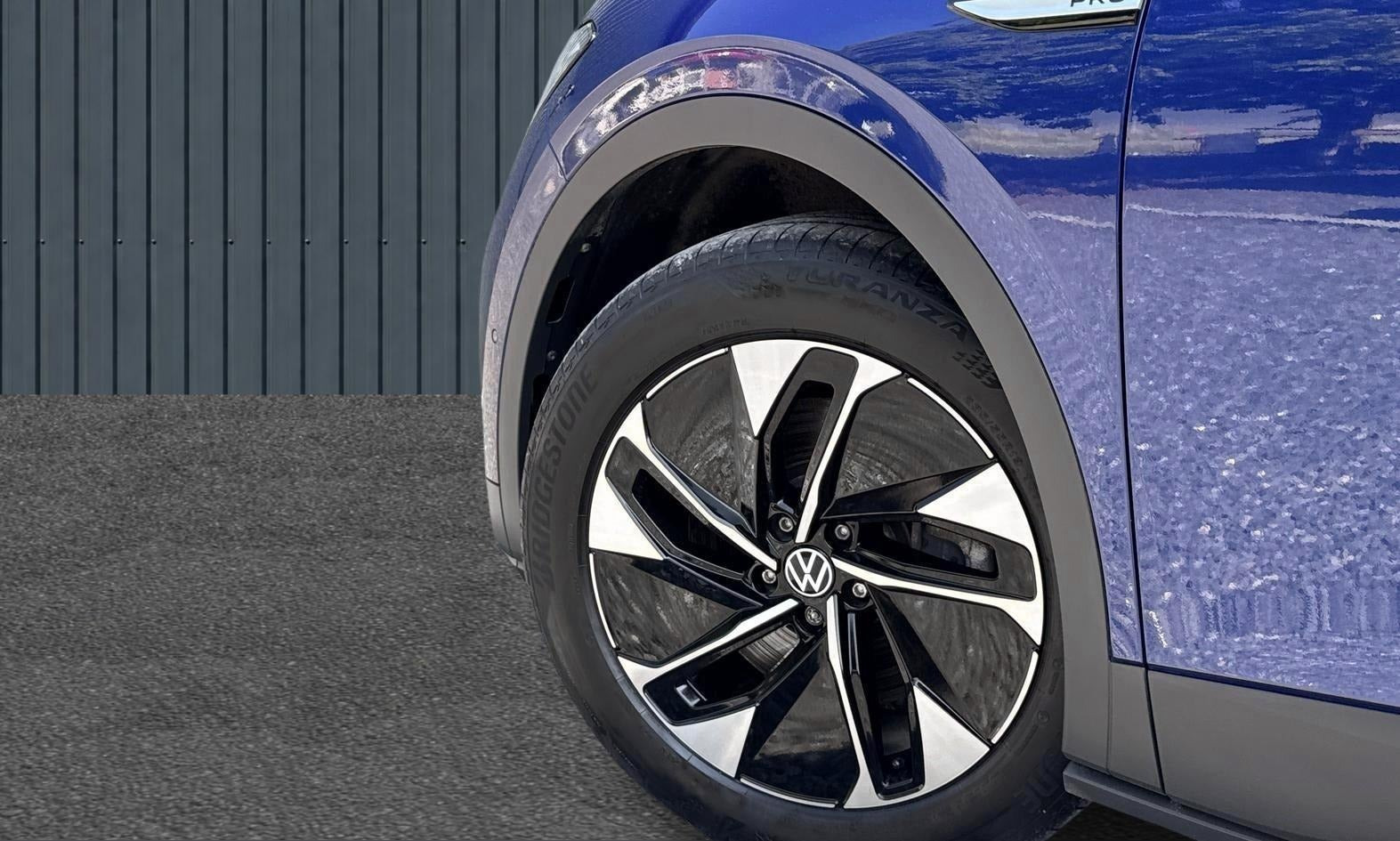 Blå VW ID.4 fra 2023