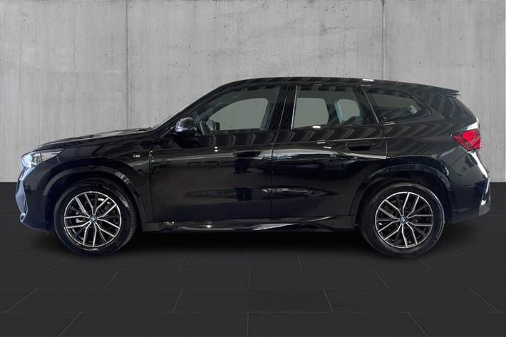 Sort BMW iX1 fra 2024