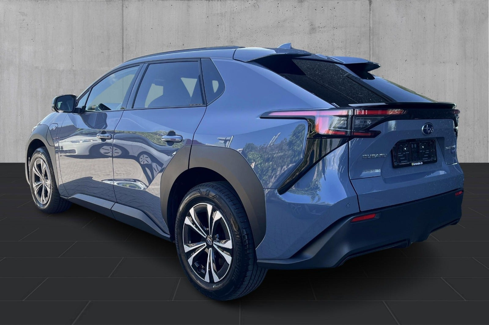 Grå Subaru Solterra fra 2025