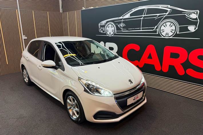 Hvid Peugeot 208 fra 2018