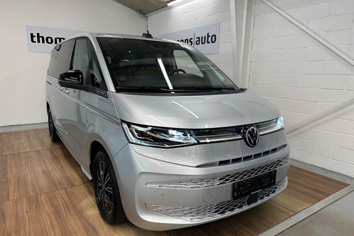 Sølv VW Multivan fra 2023