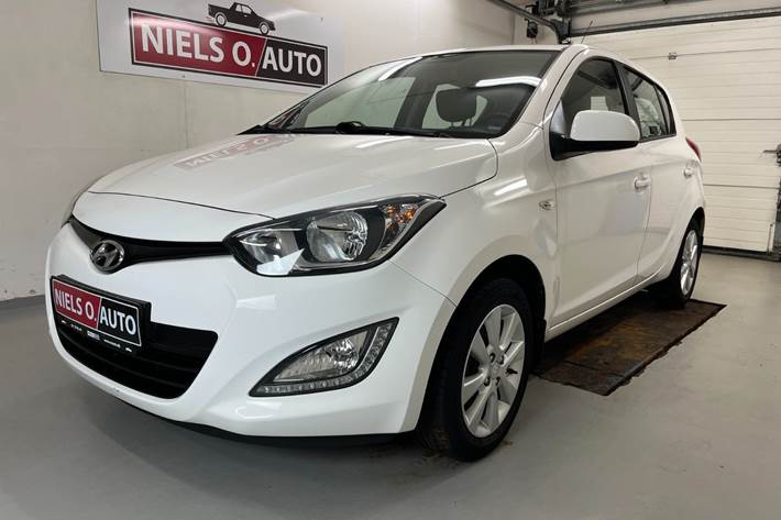 Hvid Hyundai i20 fra 2014