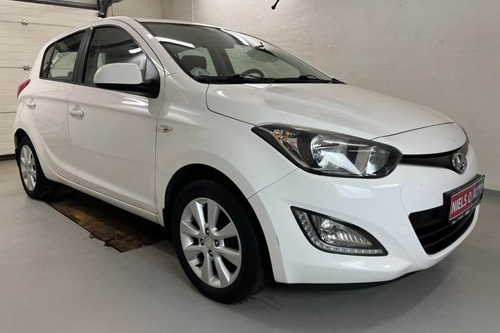 Hvid Hyundai i20 fra 2014
