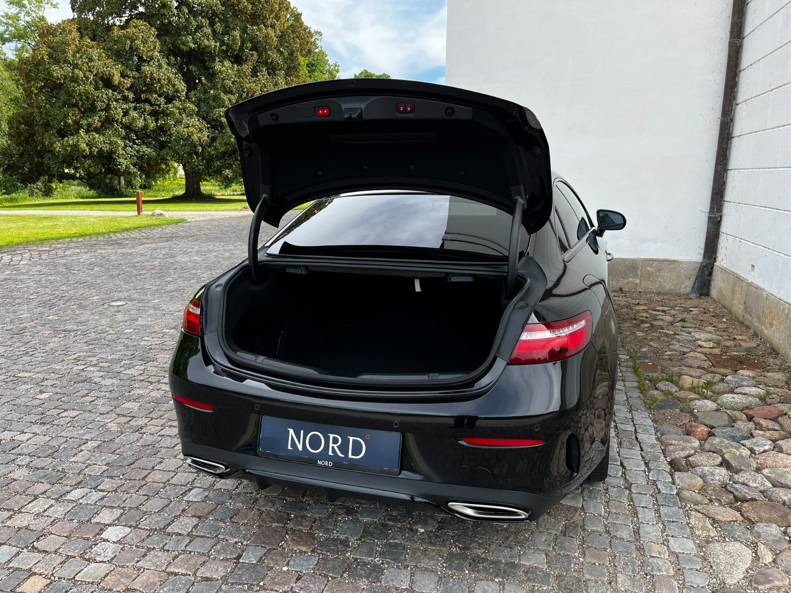 Sort Mercedes E400 fra 2017