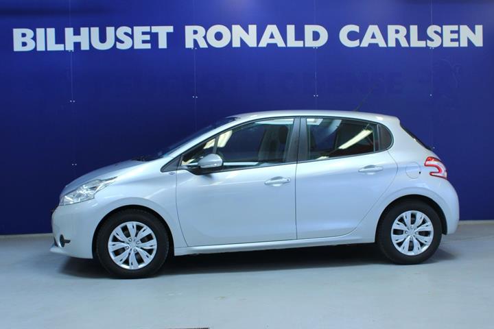 Sølv Peugeot 208 fra 2015