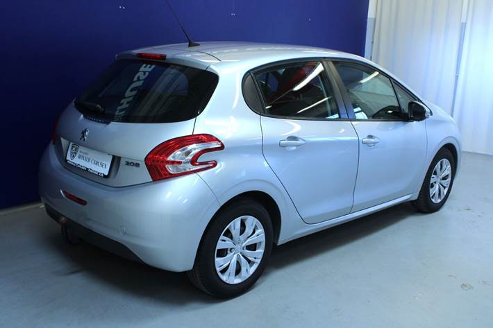 Sølv Peugeot 208 fra 2015
