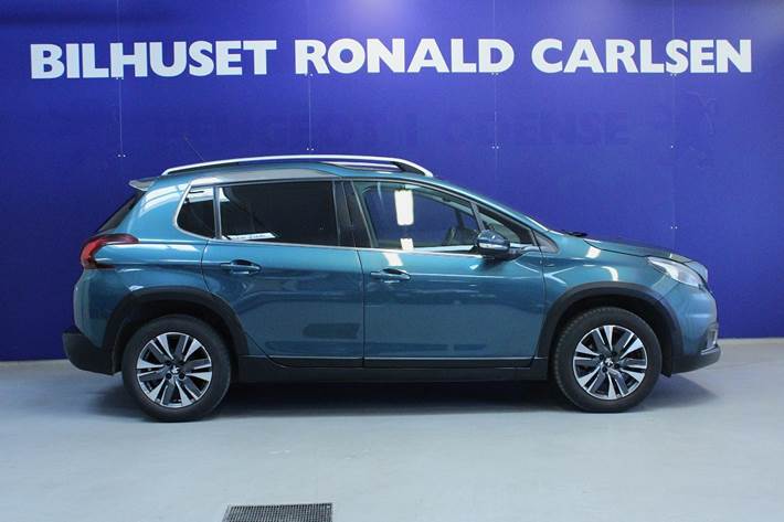 Grøn Peugeot 2008 fra 2019