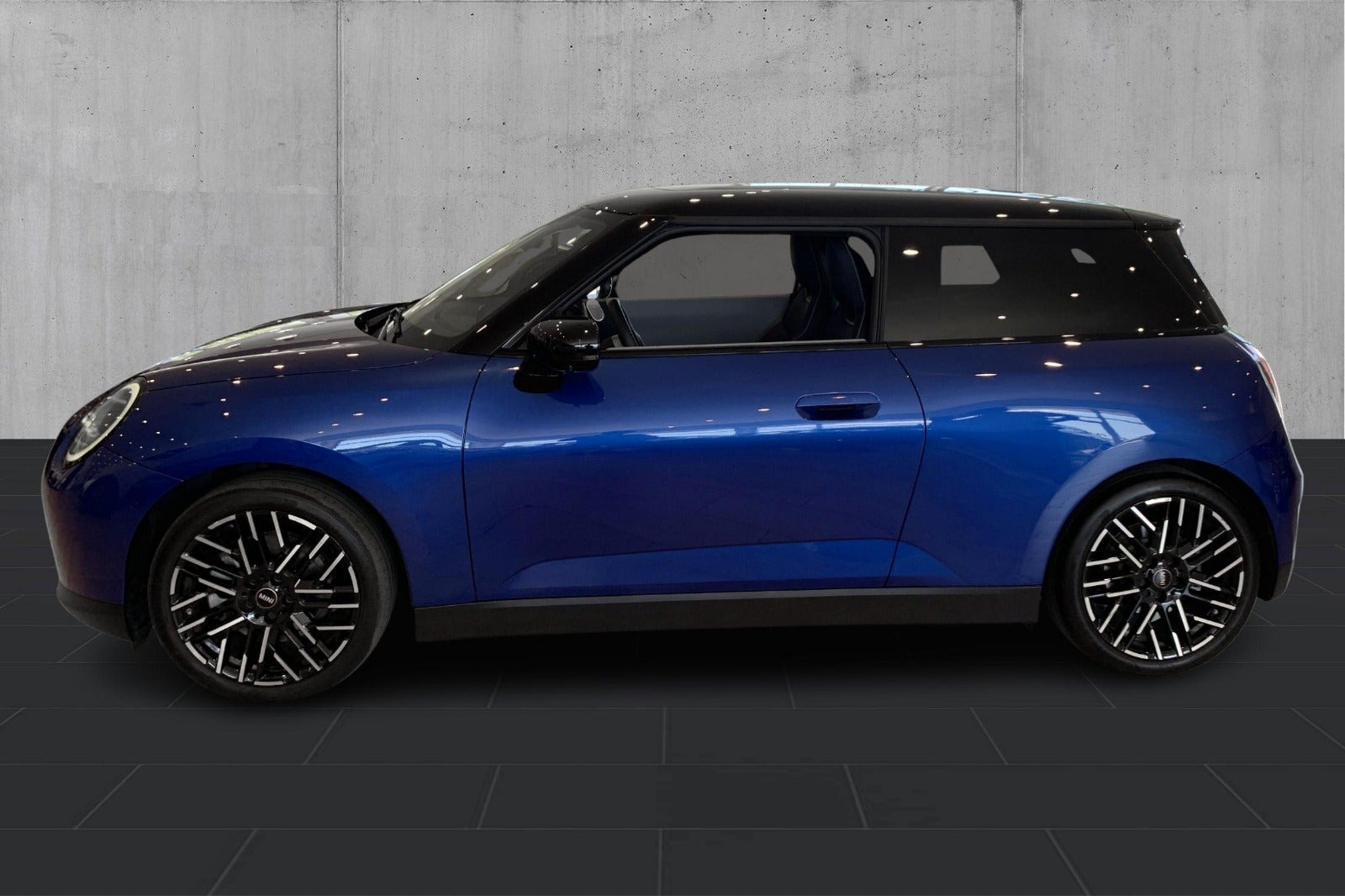 Blå Mini Cooper SE fra 2024