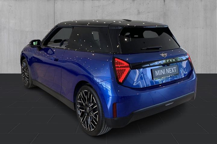 Blå Mini Cooper SE fra 2024
