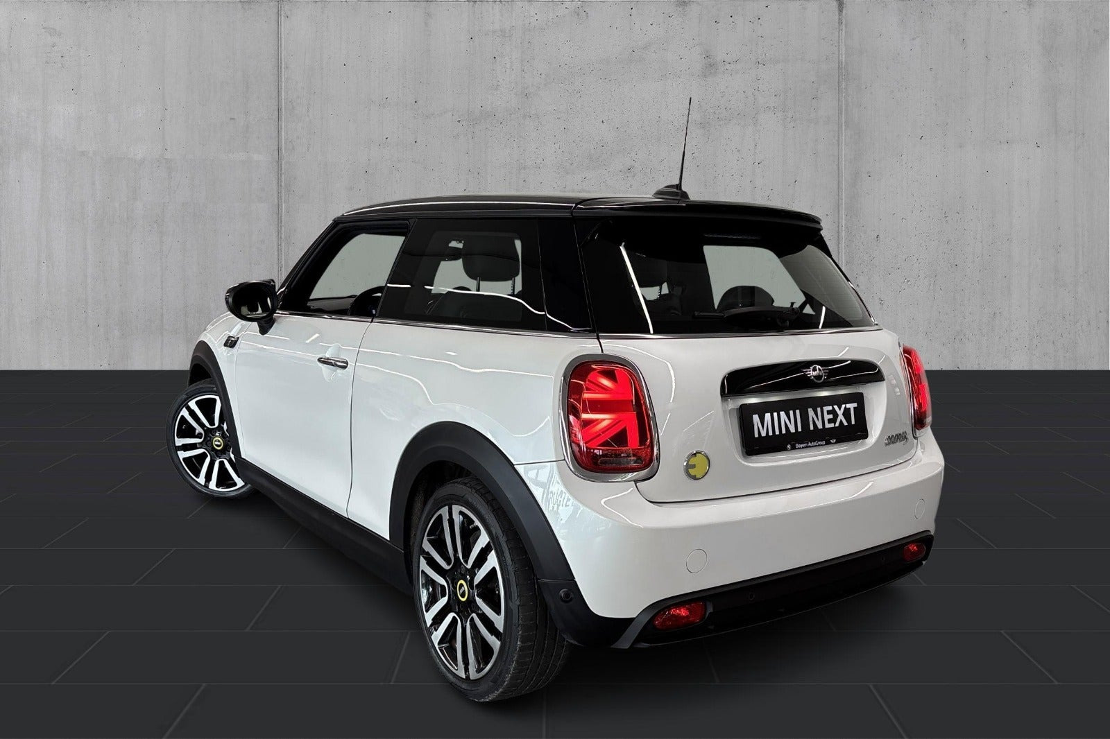 Hvid Mini Cooper SE fra 2022