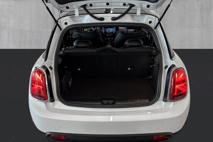 Hvid Mini Cooper SE fra 2022