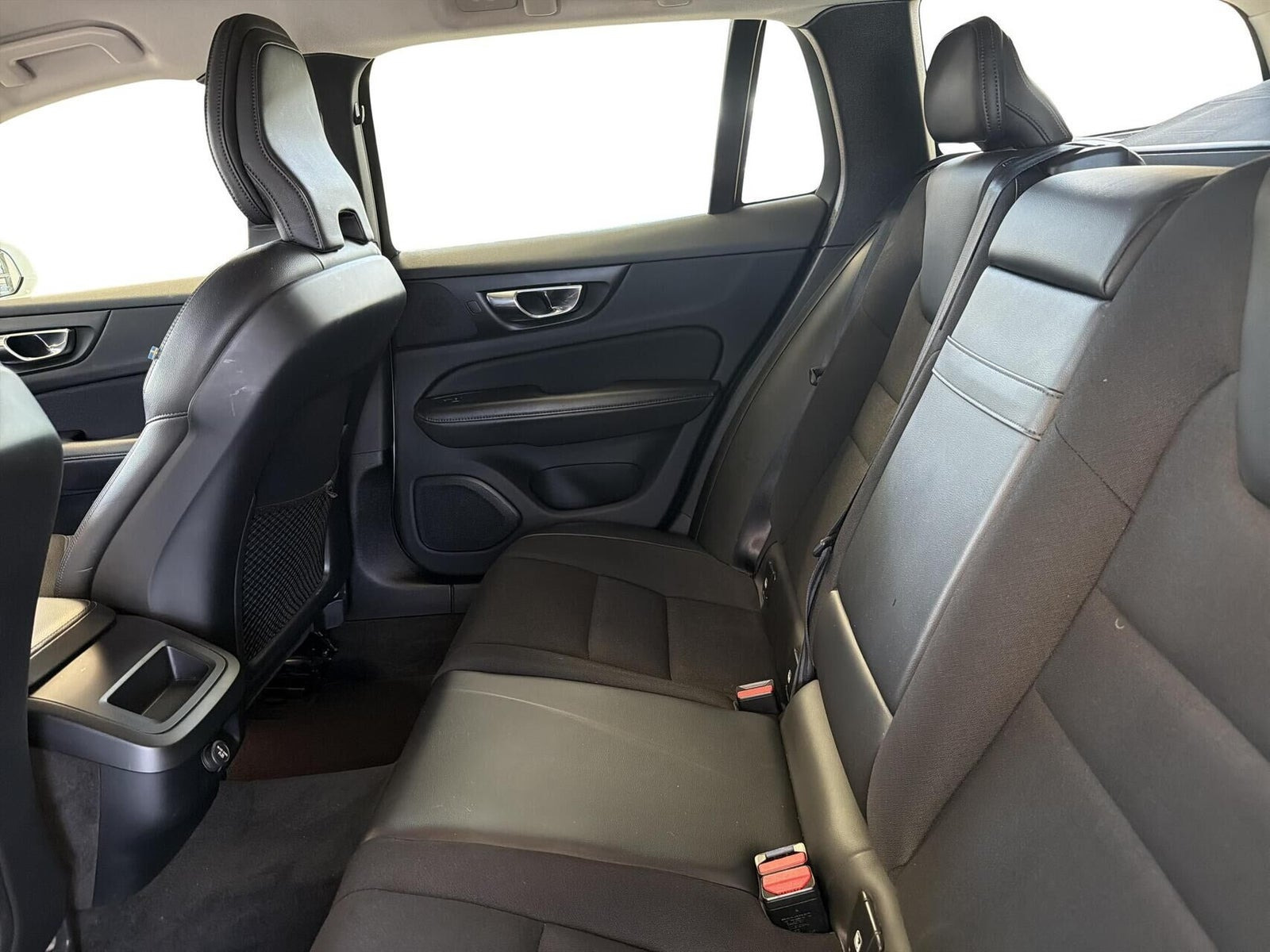 Hvid Volvo V60 fra 2020
