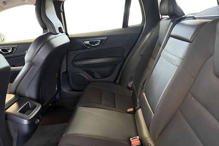 Hvid Volvo V60 fra 2020