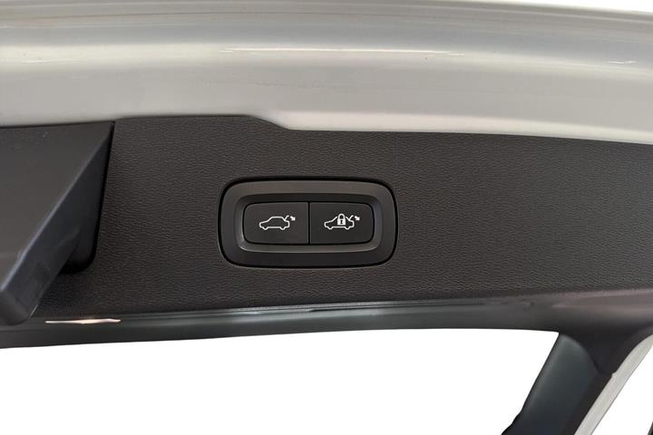 Hvid Volvo V60 fra 2020