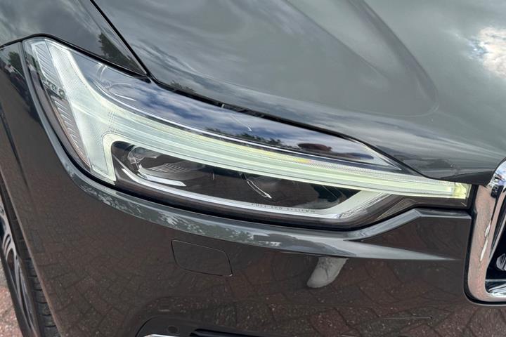 Grå Volvo XC60 fra 2018