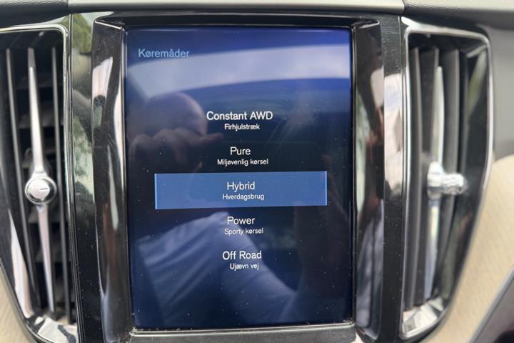 Grå Volvo XC60 fra 2018