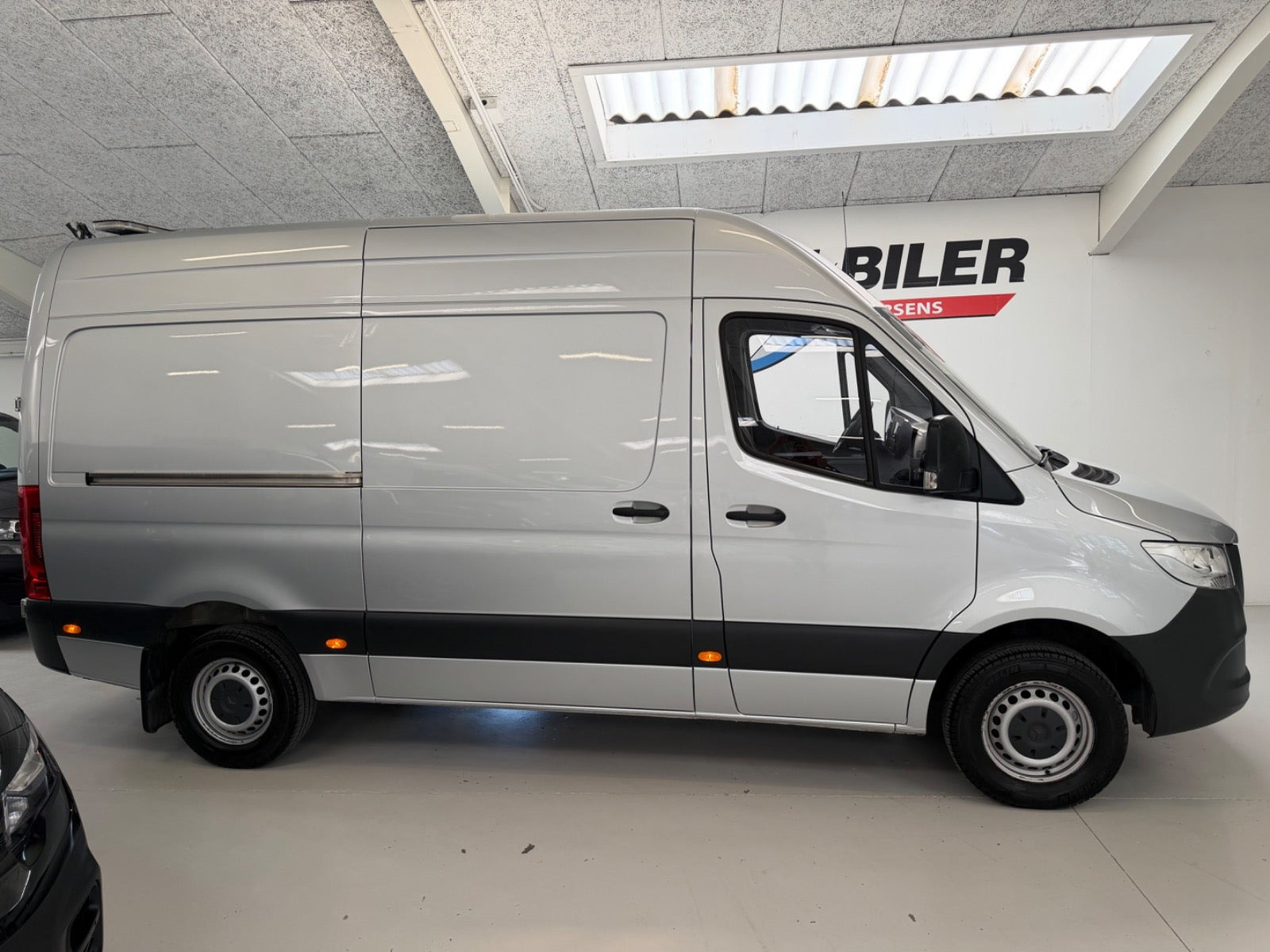 Sølv Mercedes Sprinter 316 fra 2021