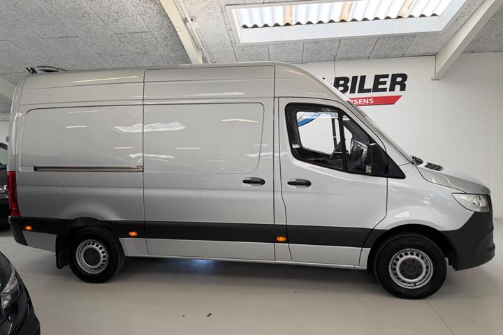 Sølv Mercedes Sprinter 316 fra 2021