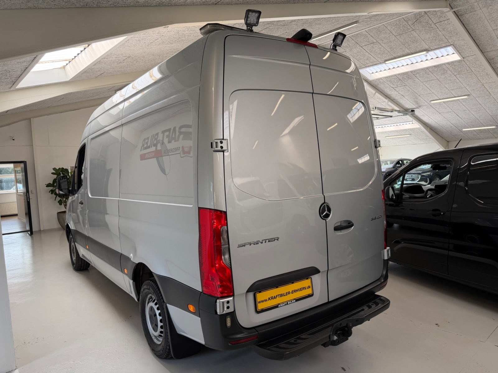 Sølv Mercedes Sprinter 316 fra 2021