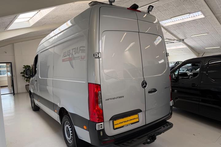Sølv Mercedes Sprinter 316 fra 2021