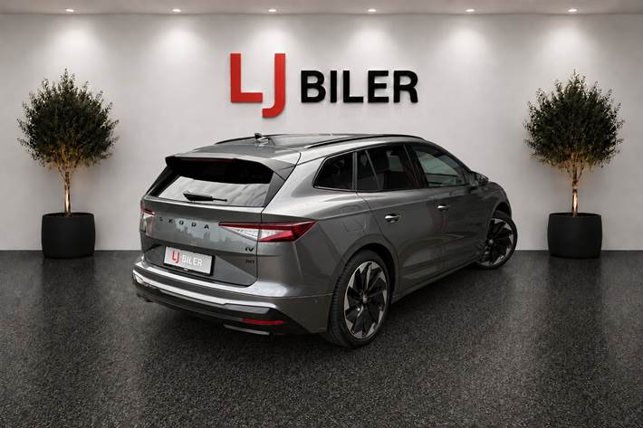 Sort Skoda Enyaq fra 2023