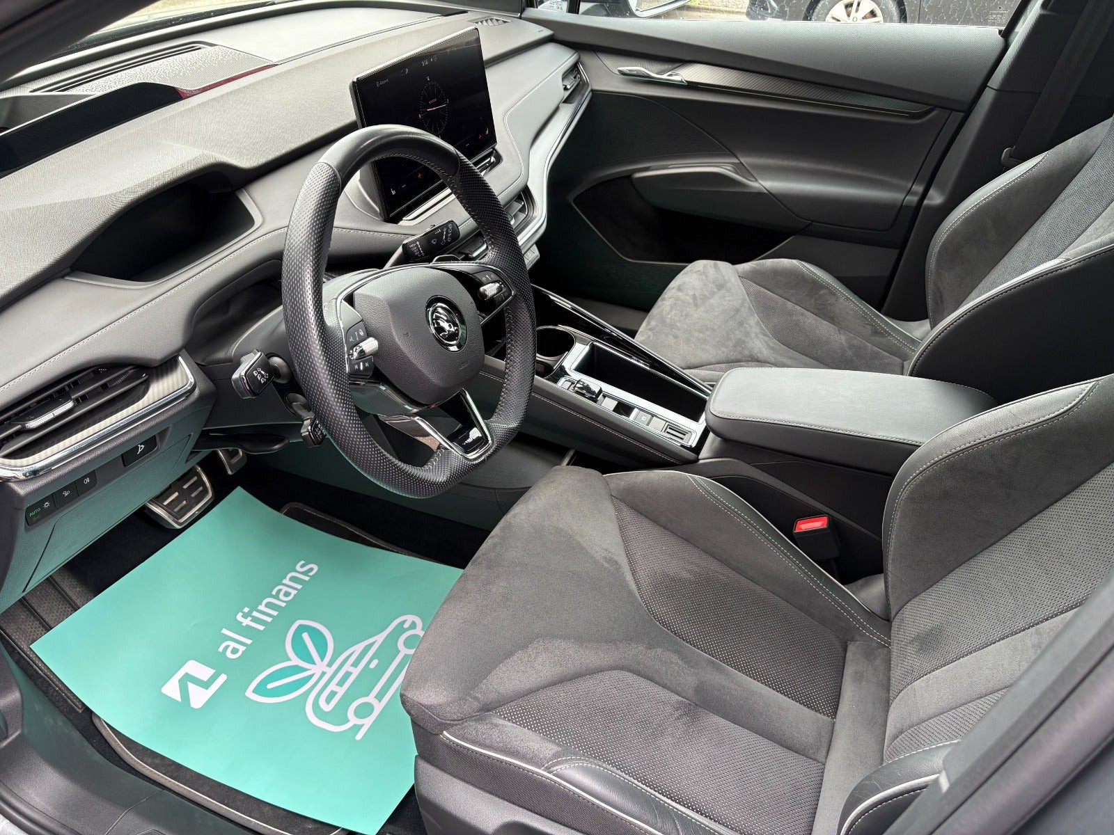 Sort Skoda Enyaq fra 2023