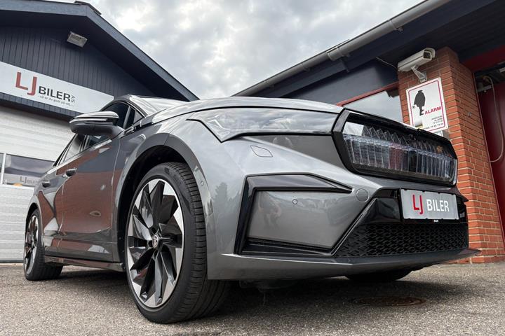 Sort Skoda Enyaq fra 2023