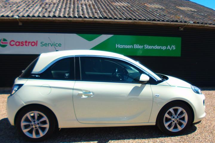 Hvid Opel Adam fra 2013