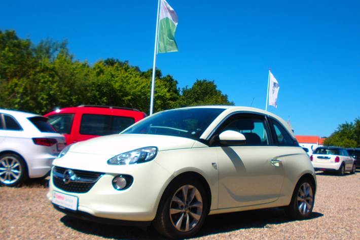 Hvid Opel Adam fra 2013