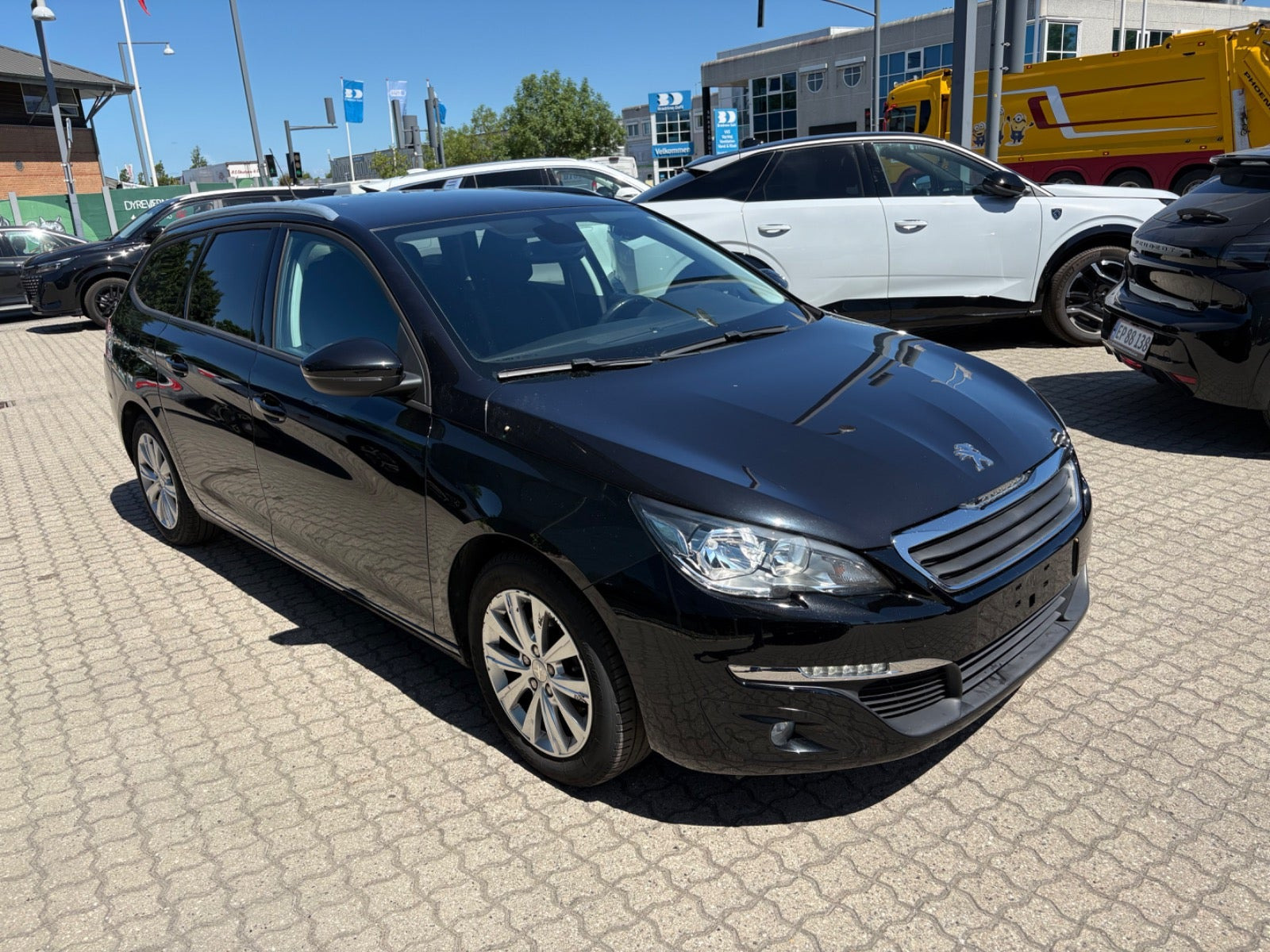 Sort Peugeot 308 fra 2016