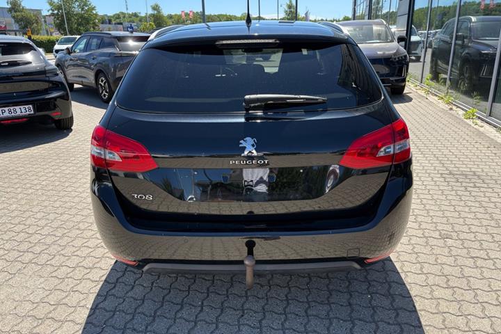 Sort Peugeot 308 fra 2016