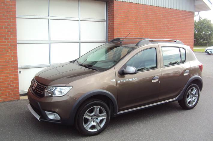 Brun Dacia Sandero Stepway fra 2019