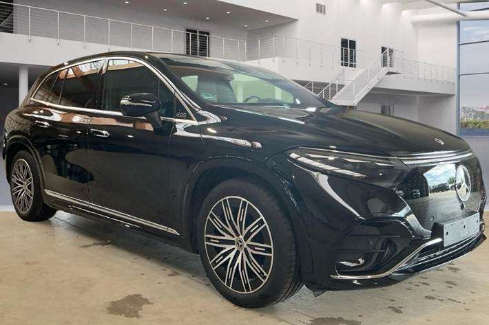 Sort Mercedes EQS450+ SUV fra 2023