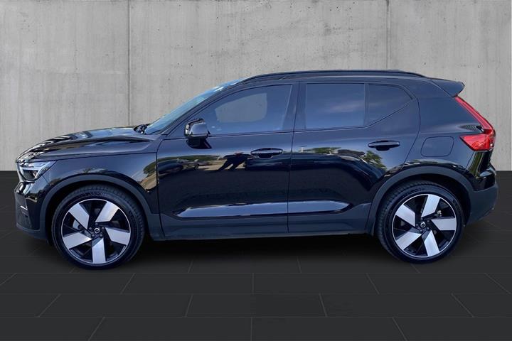 Sort Volvo XC40 fra 2023